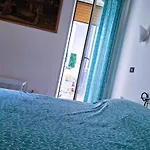Oda ve Kahvaltı Marisella 3*